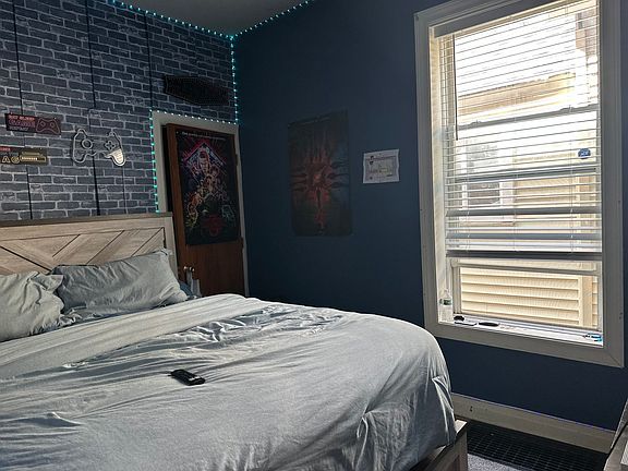 5th image of 7422 S Blackstone Ave