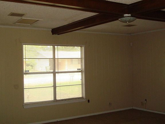 3rd image of 108 Palm Dr