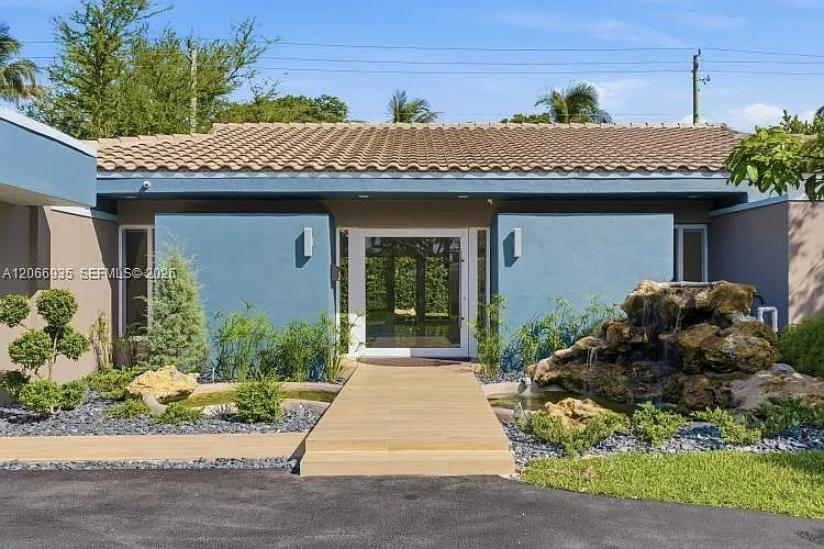 Bay Heights — Photo 2