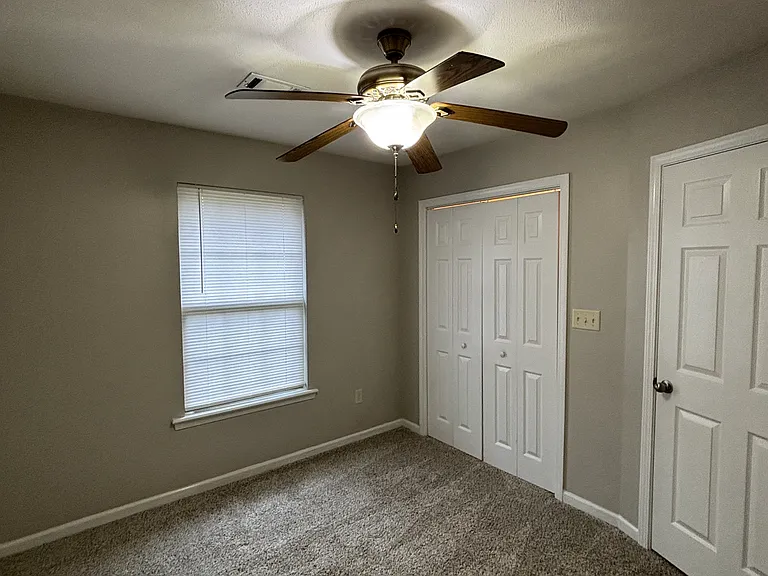 409 Calvin Ct — Photo 14