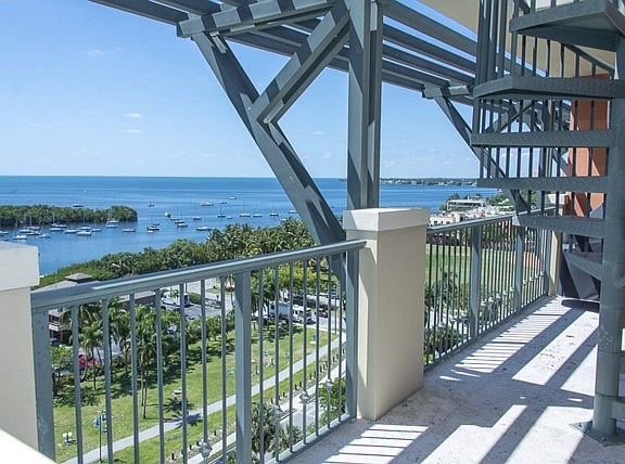 5th image of 2951 S Bayshore Dr #Penthouse 1