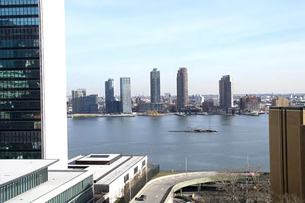 Sold by Steven Corcoran Real Estate | media 17