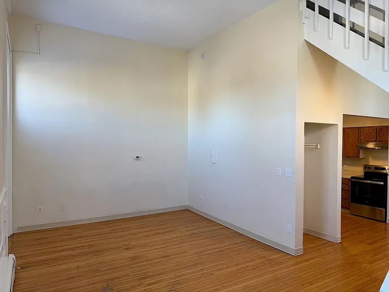 34 Spring St — Photo 8