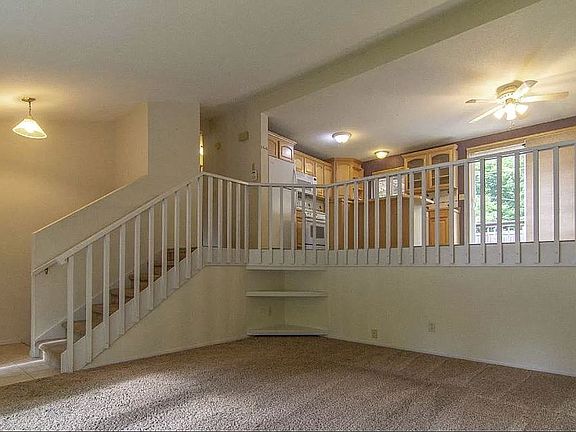 3rd image of 3132 W Woodland Blvd