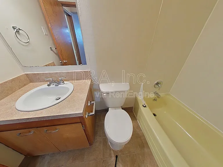 111 NW 11th St #3 — Photo 9