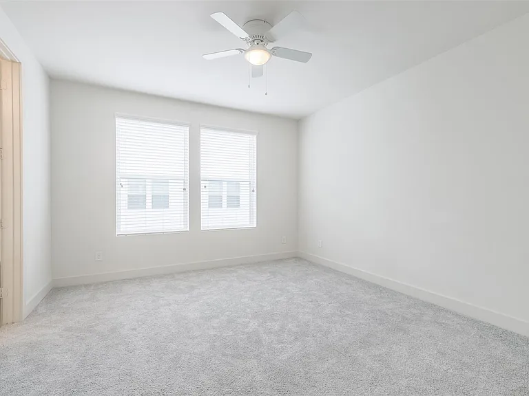 4817 Martin Oaks Ln — Photo 24