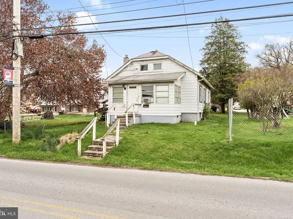 313 Church St #A, Avondale, PA 19311