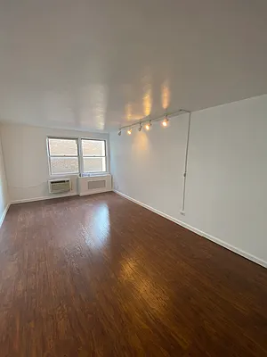 Rented by R New York | media 1