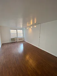 Rented by R New York