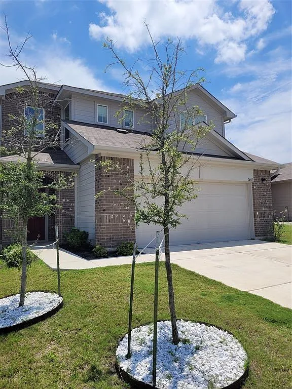 3 bed, 2.5 bath, 1835 sqft, $1,945 — Photo 4