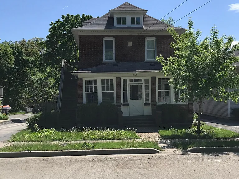 831 Low Ave #LOWER — Photo 1