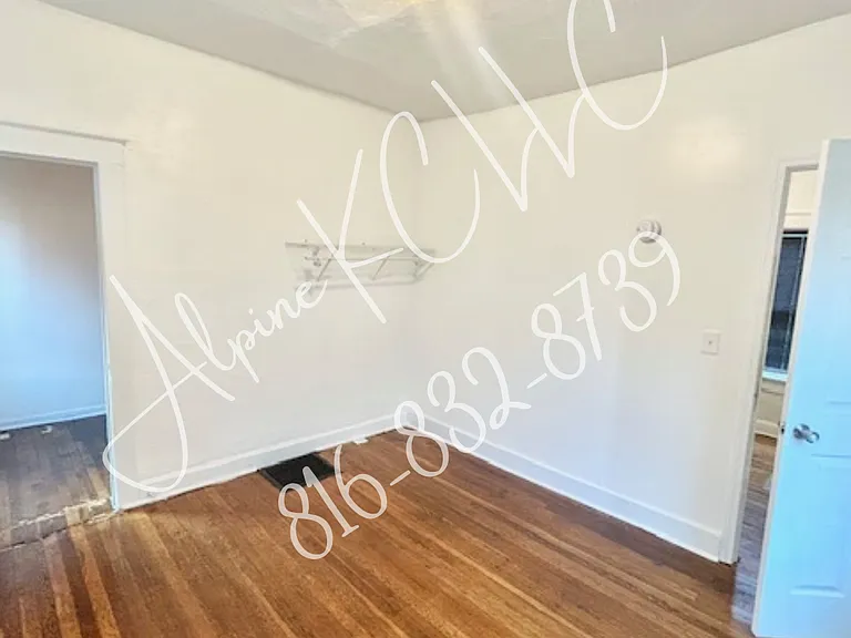2965 Jackson Ave — Photo 2