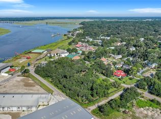 901 7th St, Port Royal, SC 29935