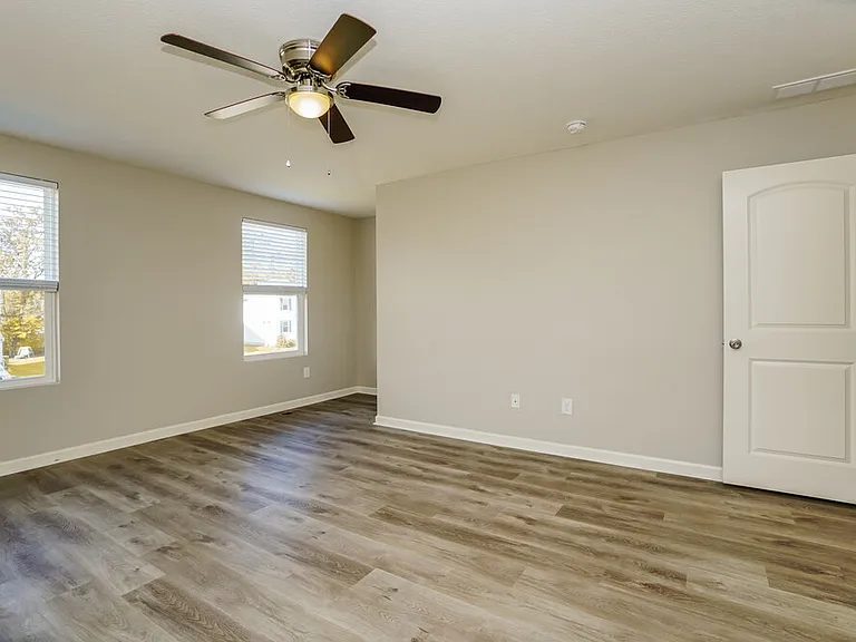 259 Glen Crossing Dr — Photo 13