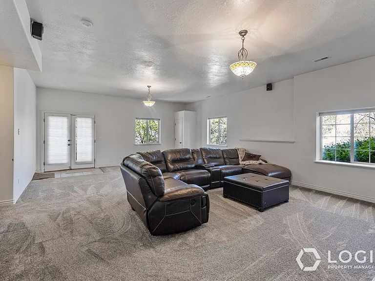 9223 Silver Lake Dr — Photo 29