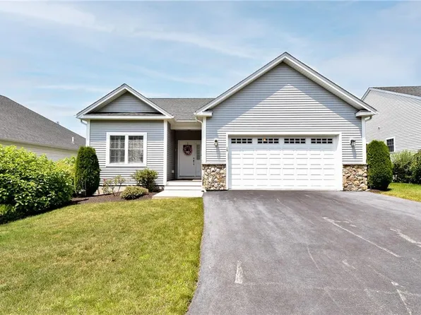 19 Pine Grove Ln, West Greenwich, RI 02817
