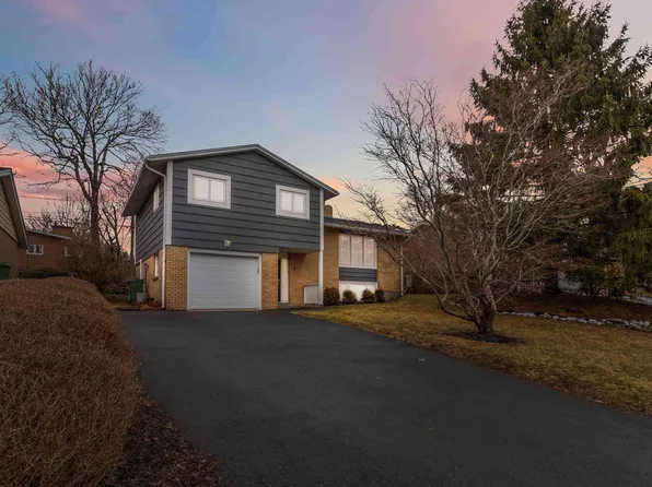 9 Birkdale Cres, Halifax, NS B3M 1H4