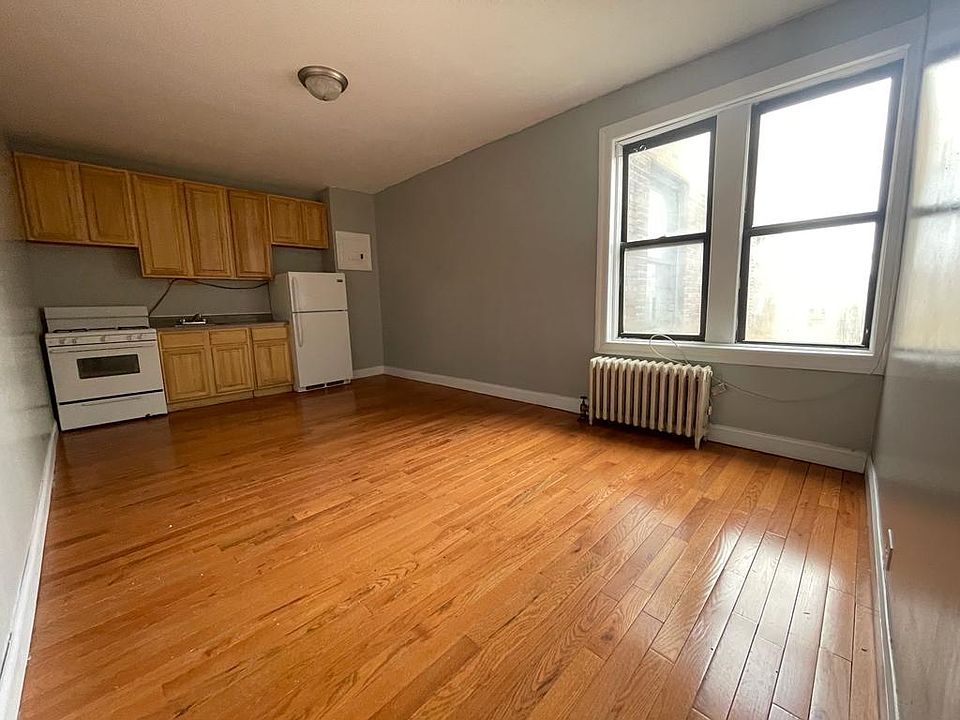 1st image of 2010 Powell Ave APT 3A