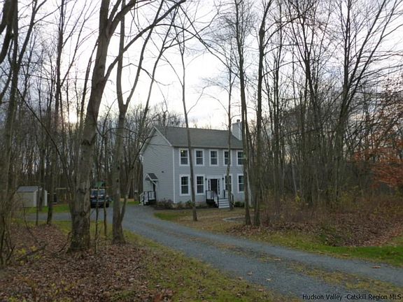 2nd image of 25 Carroll Ln