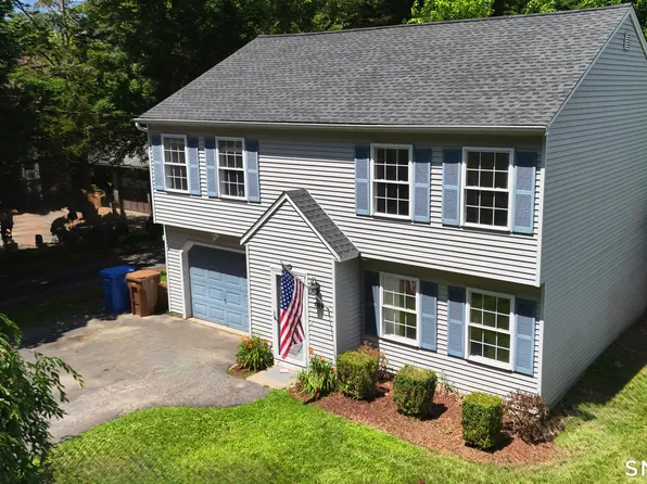 189 Kneen St, Shelton, CT 06484