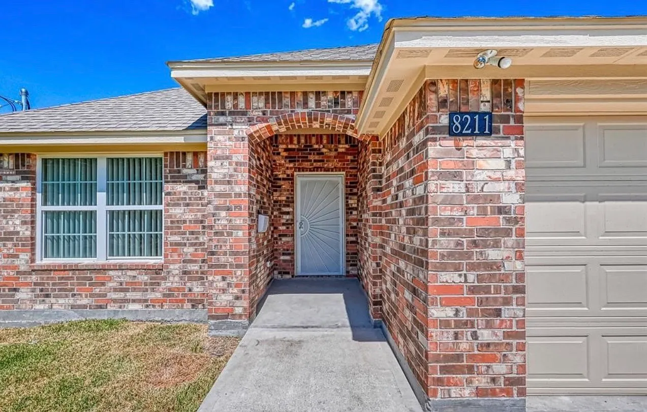 3 bed, 1591 sqft, $2,400 — Photo 2