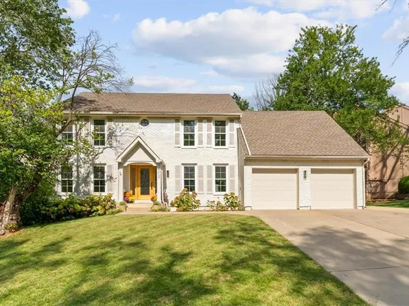 9612 W 116th Ter, Overland Park, KS 66210