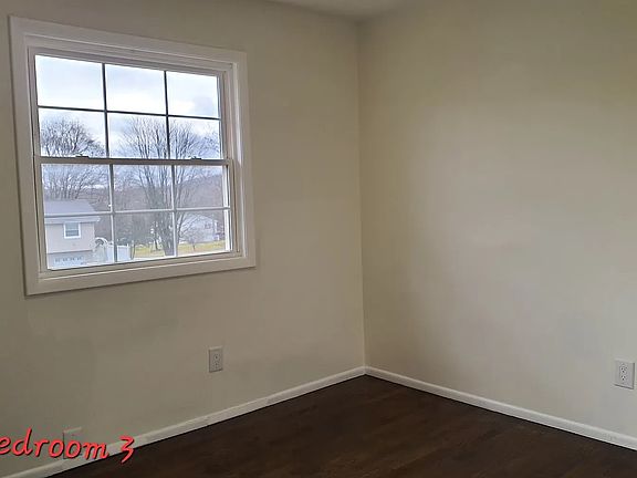 4th image of 5 Laroc Rd #O