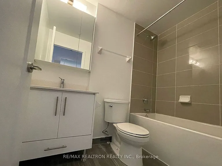 95 Oneida Cres #1106 — Photo 6