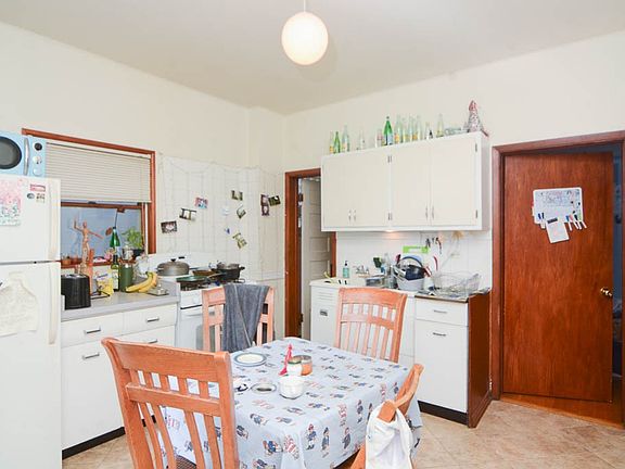 2nd image of 2823 W Shakespeare Ave #3