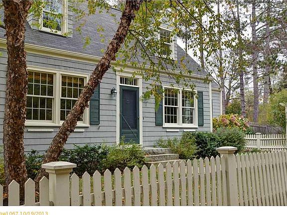 4th image of 15 Lydon Ln
