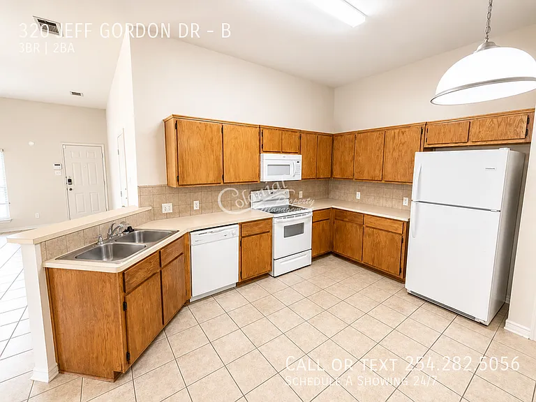 320 Jeff Gordon Dr #B — Photo 5