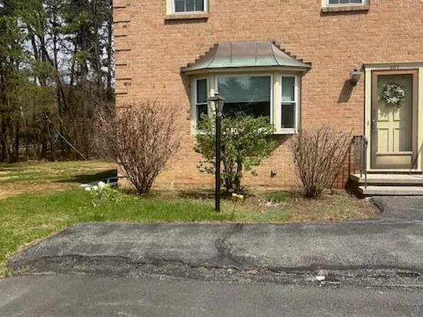 207 Point Of Woods Drive, Albany, NY 12203