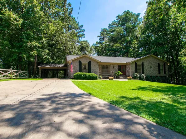 866 Wooddale Dr, Mount Olive, AL 35117