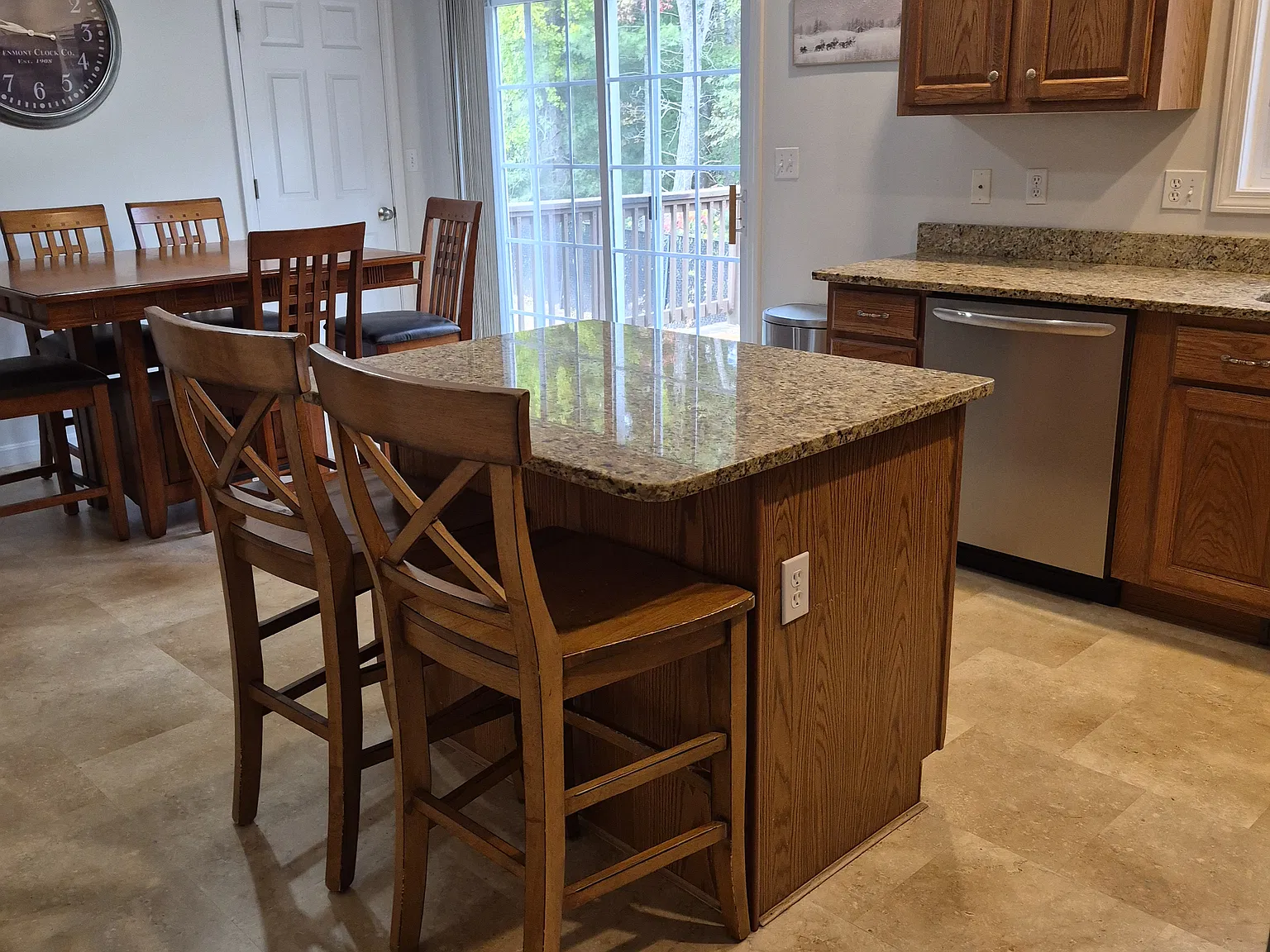 2 bed, 1.5 bath, 1600 sqft, $3,200 — Photo 2
