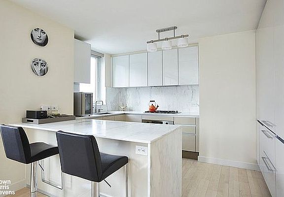 3rd image of 322 W 57th St APT 30S