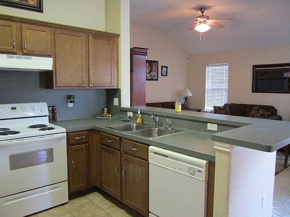 5th image of 306 Yellowstone Dr