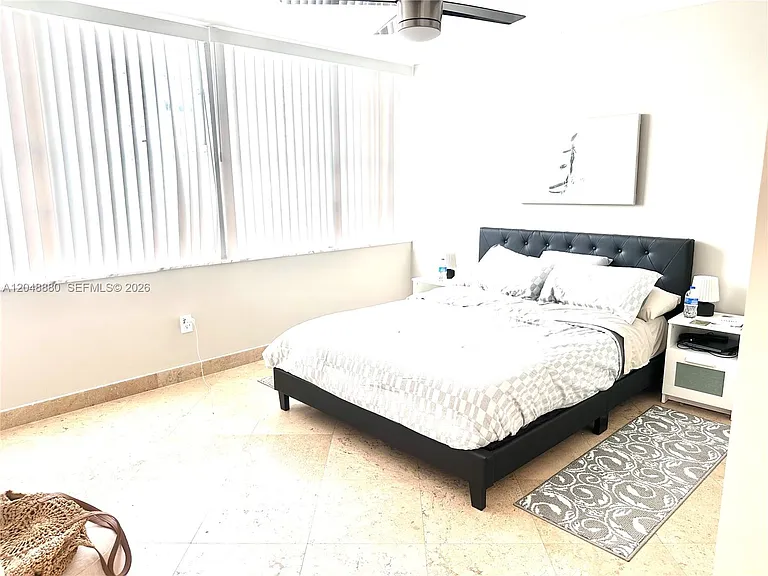 18021 Biscayne Blvd #702 — Photo 4