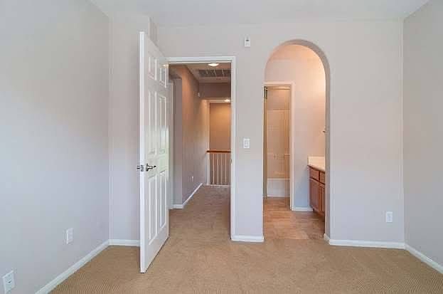 1st image of 2984 Escala Cir
