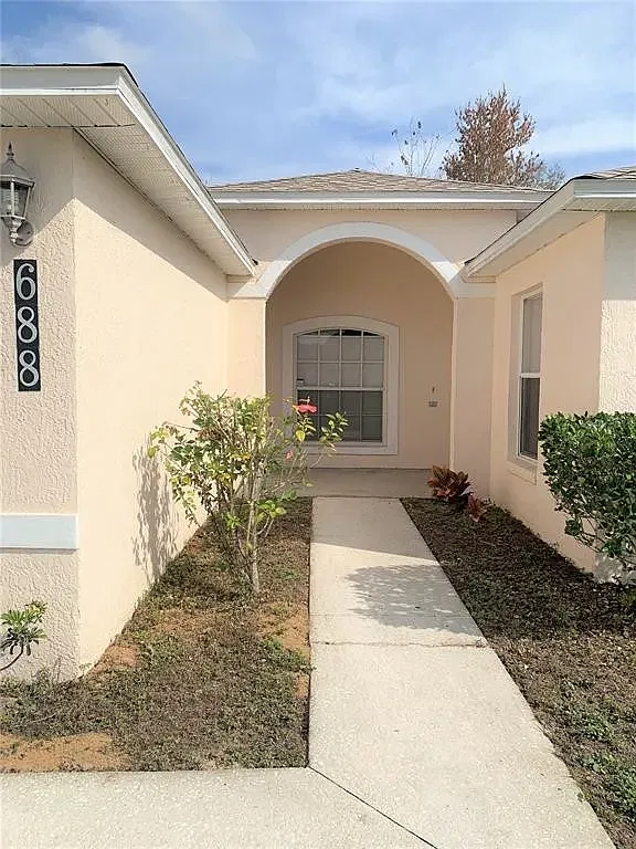 4 bed, 1353 sqft, $1,800 — Photo 3