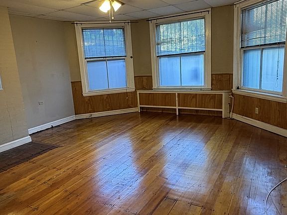 5th image of 164 Beacon St APT Bb