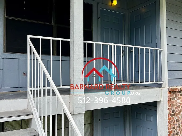 108 Lady Bird Lane — Photo 2