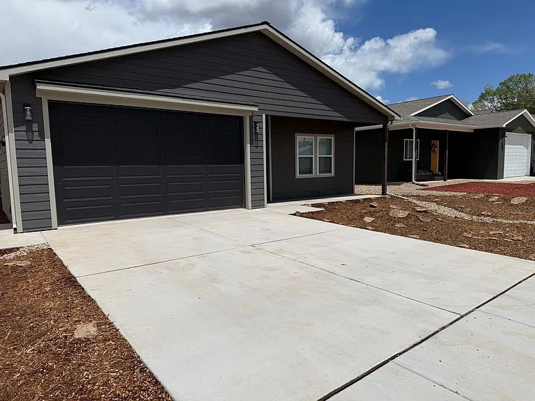 422 Jarrett Ave — Photo 10