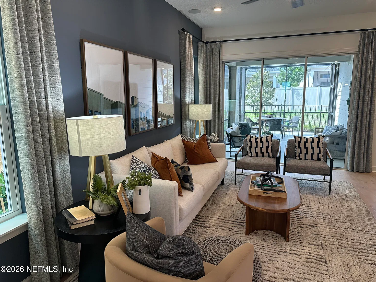 4 bed, 3.5 bath, 2545 sqft, $4,500 — Photo 1
