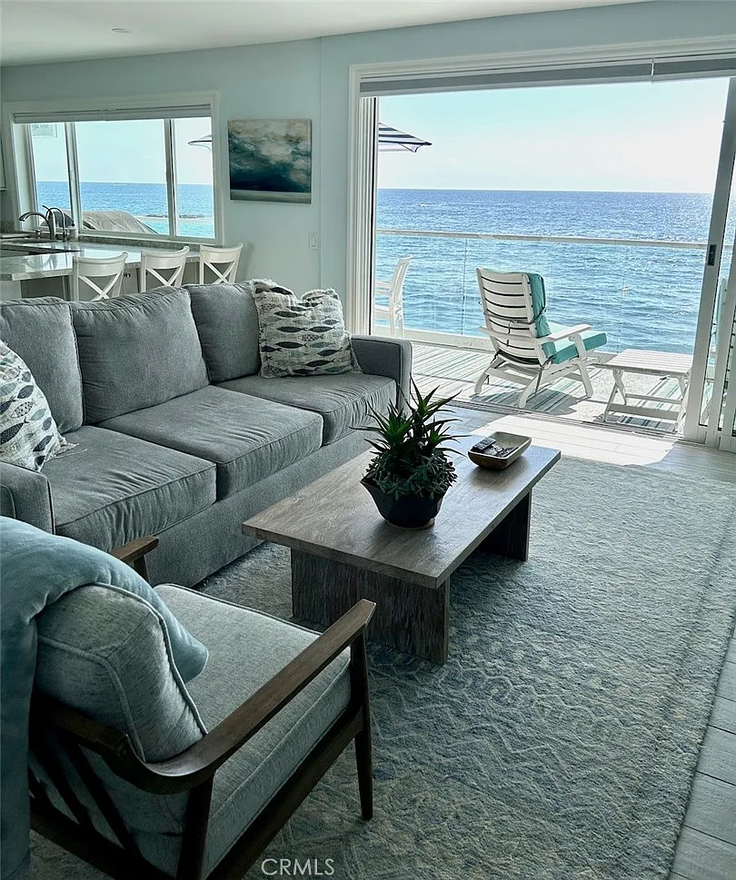 1 bed, 950 sqft, $9,000 — Photo 2