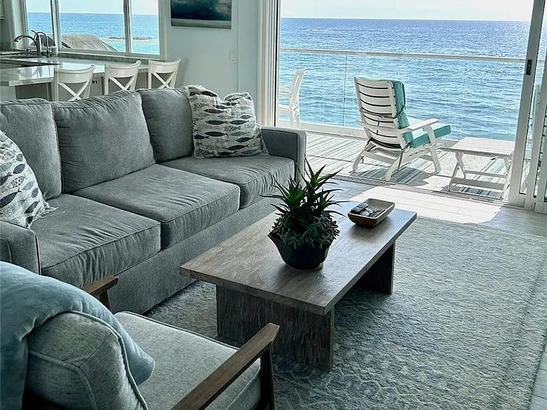 1249 Ocean Front #D — Photo 2