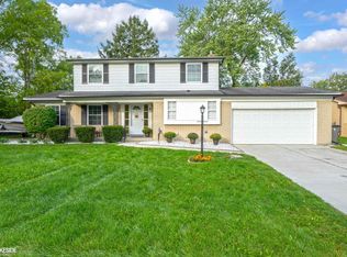 35027 Pappstein Dr, Clinton Township, MI 48035
