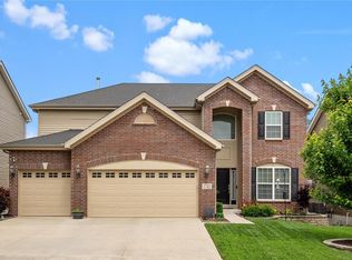 1741 Ridgeway Trl, Fenton, MO 63026