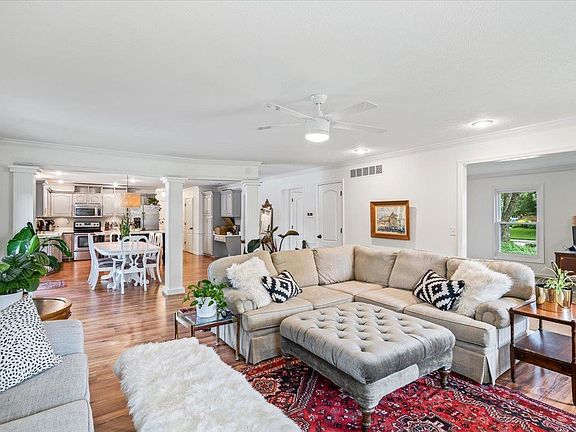 5th image of 3033 Trailwood Dr
