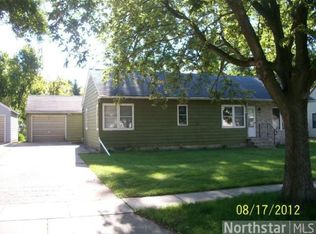 341 S 9th St, Bird Island, MN 55310