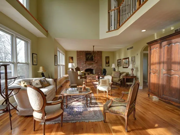 2315 Oregon Rd, Versailles, KY 40383